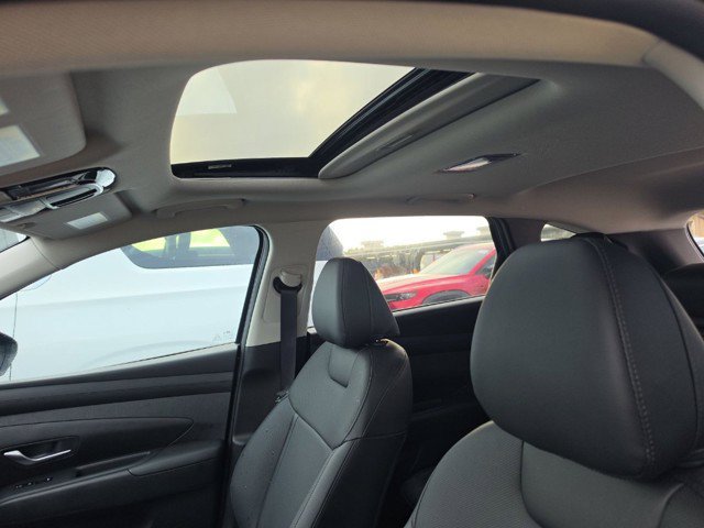 Used 2026 Hyundai Tucson SEL FWD image 12