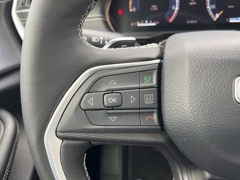 Used 2025 Jeep Grand Cherokee L Altitude image 27