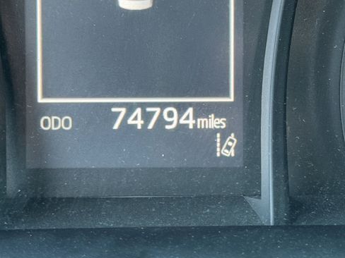 Used 2021 Toyota Camry SE w/ Carpet Mat Package (TMS) image 26