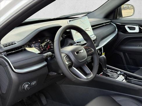 New 2026 Jeep Compass Latitude image 3