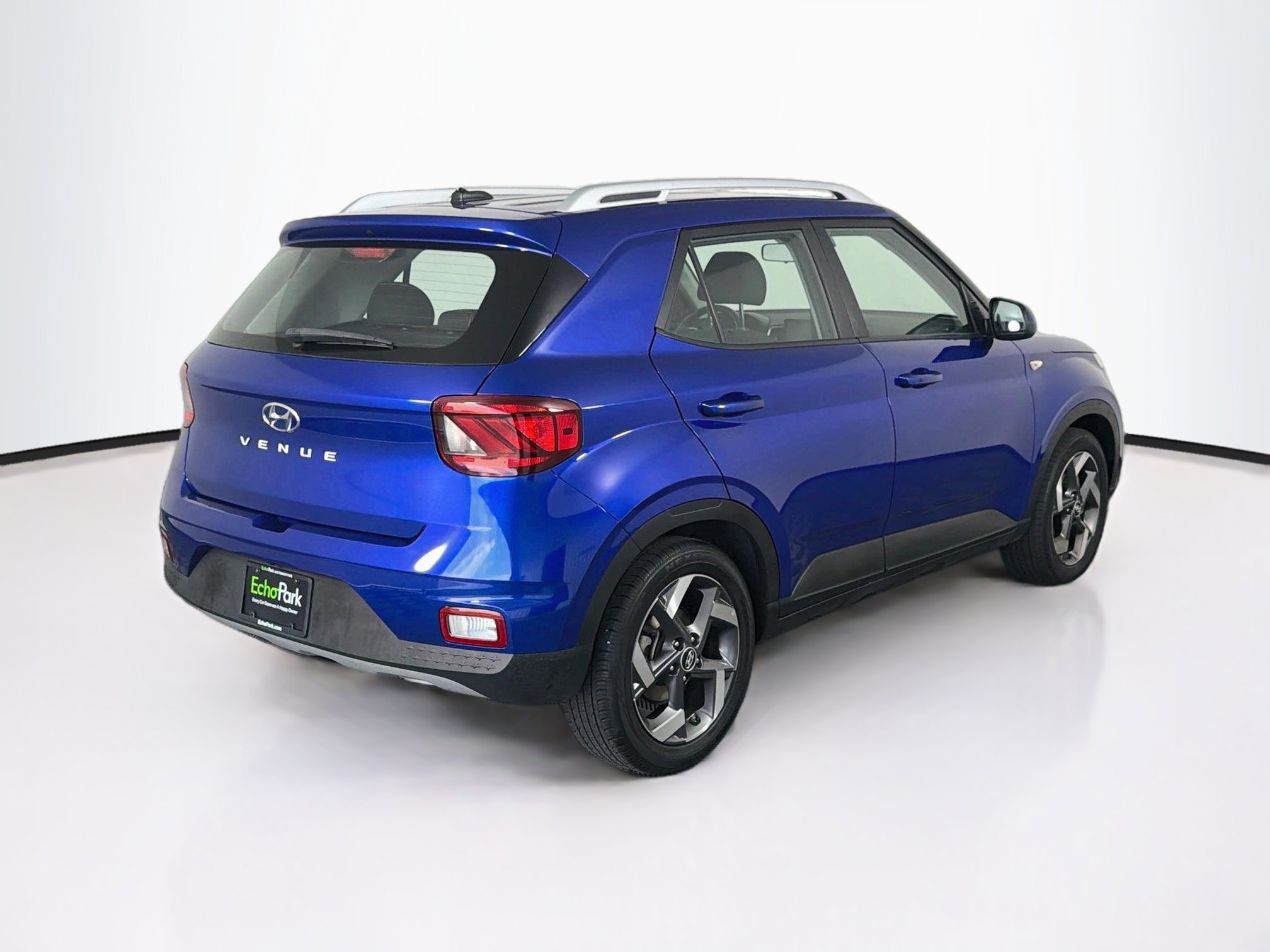 Used 2025 Hyundai Venue SEL FWD image 9