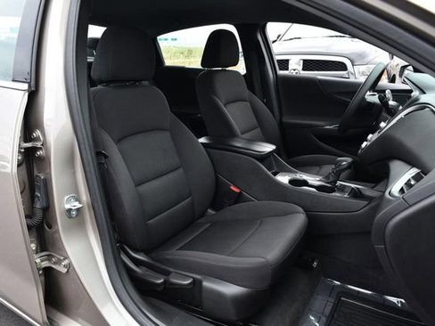 Used 2024 Chevrolet Malibu LT image 18