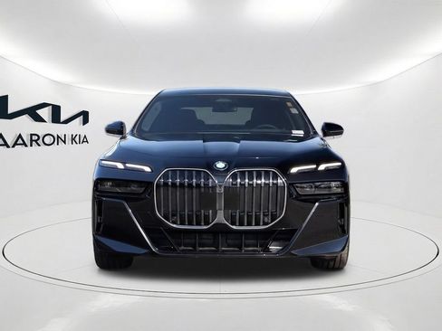 Used 2026 BMW 740i w/ Premium Package RWD image 2