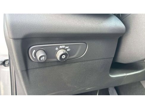 Used 2023 Buick Envision Preferred image 19