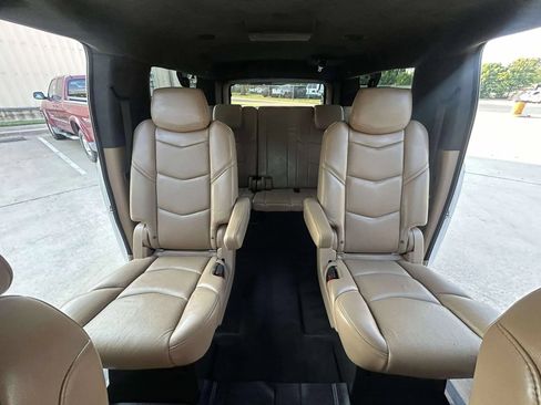 Used 2018 Cadillac Escalade ESV Platinum image 12