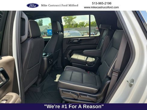 Used 2025 Chevrolet Tahoe Premier AWD/4WD image 23