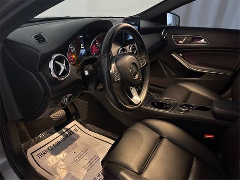 Used 2018 Mercedes-Benz GLA 250 4MATIC image 23