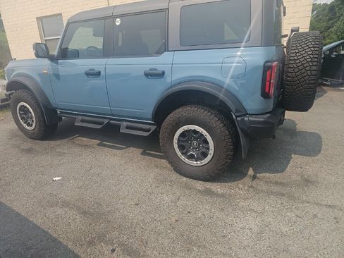 Used 2022 Ford Bronco Badlands w/ Sasquatch Package AWD/4WD image 2