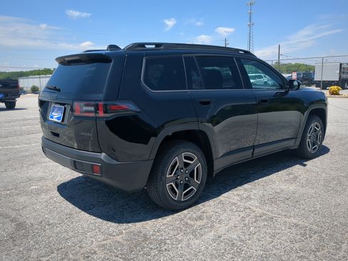 New 2026 Jeep Cherokee Laredo AWD/4WD image 4