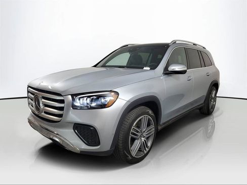 Used 2025 Mercedes-Benz GLS 450 4MATIC image 3
