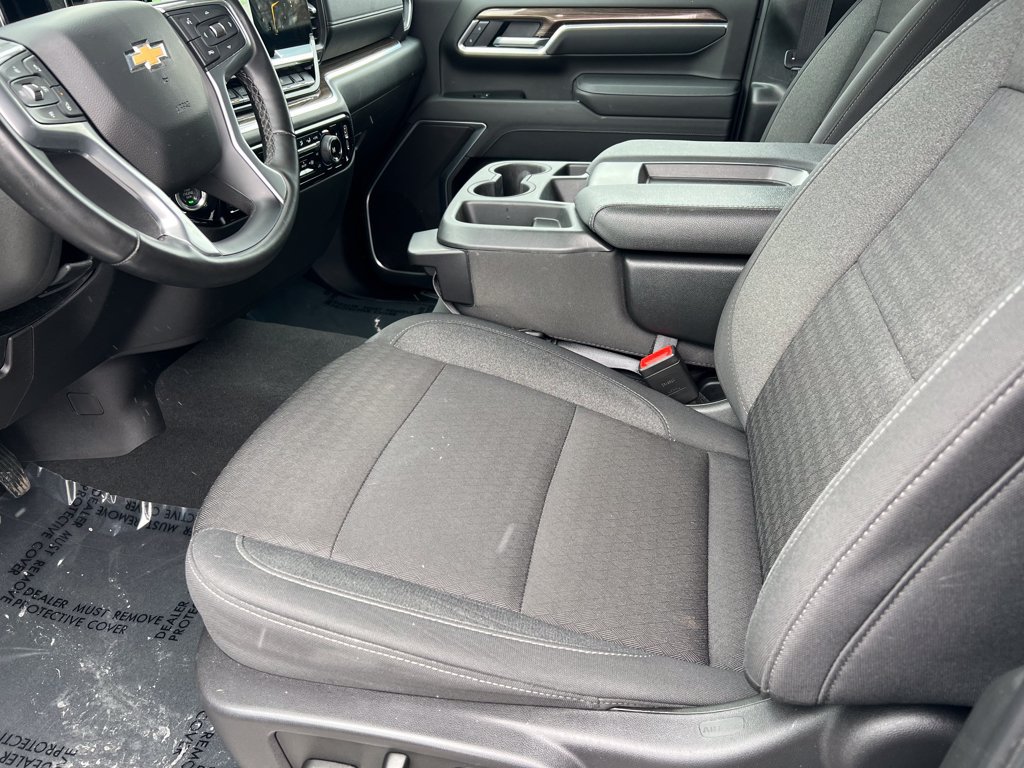 Used 2025 Chevrolet Silverado 2500 LT w/ Convenience Package AWD/4WD image 10