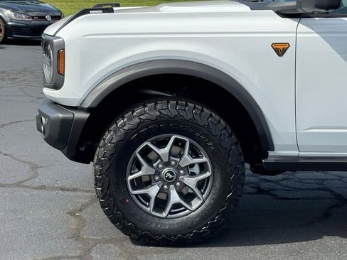 New 2025 Ford Bronco Badlands image 38
