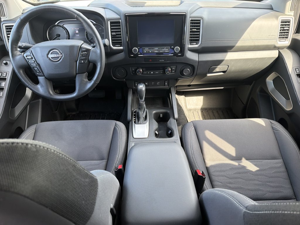Used 2022 Nissan Frontier SV RWD image 9