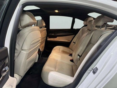Used 2014 BMW 750i image 27
