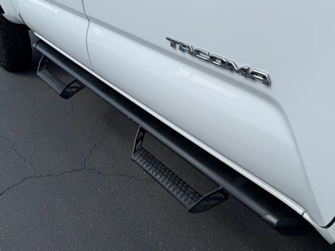 Used 2021 Toyota Tacoma TRD Off-Road w/ Technology Package image 11