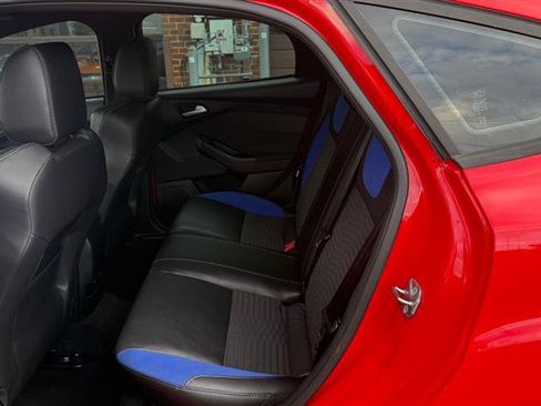 Used 2017 Ford Focus ST image 18