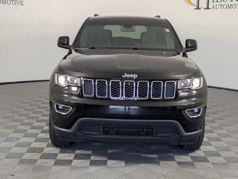 Used 2019 Jeep Grand Cherokee Laredo RWD image 3