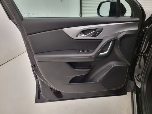 Used 2025 Chevrolet Blazer LT AWD/4WD image 25