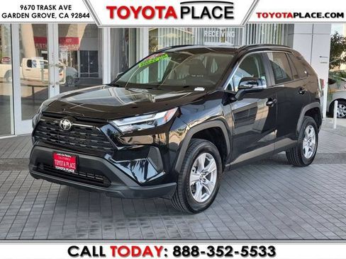 Used 2025 Toyota RAV4 XLE FWD image 1