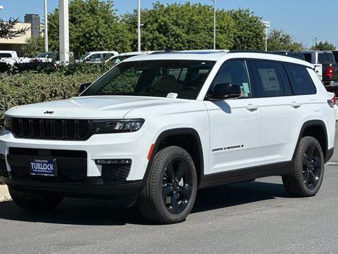 New 2025 Jeep Grand Cherokee L Limited w/ Luxury Tech Group II image 8