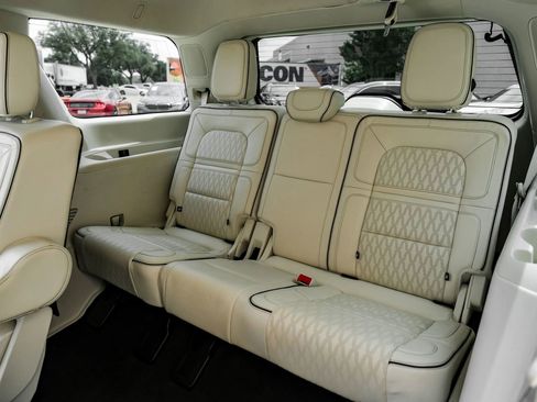 Used 2020 Lincoln Navigator Black Label w/ Cargo Convenience Package AWD/4WD image 40