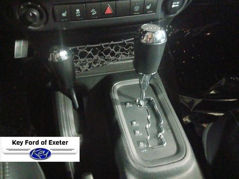 Used 2017 Jeep Wrangler Sahara AWD/4WD image 21