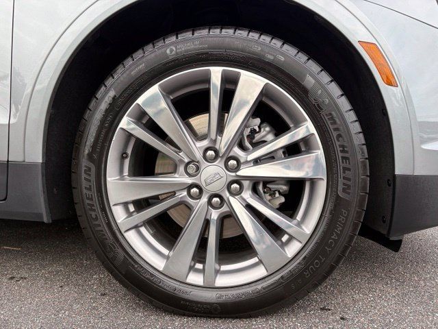 Certified 2024 Cadillac XT5 Premium Luxury w/ LPO, Floor Liner Package AWD/4WD image 16