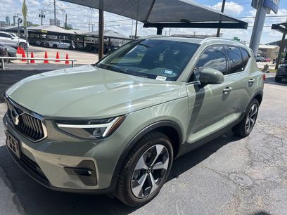 Used 2023 Volvo XC40 B5 Plus w/ Protection Package Premier