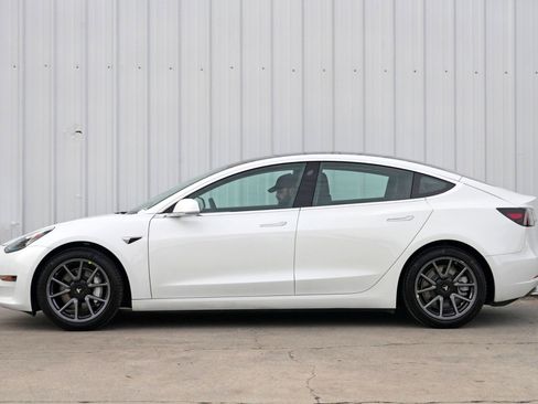 Used 2020 Tesla Model 3 Standard Range Plus image 9