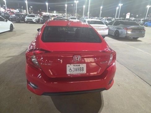 Used 2018 Honda Civic Touring image 7