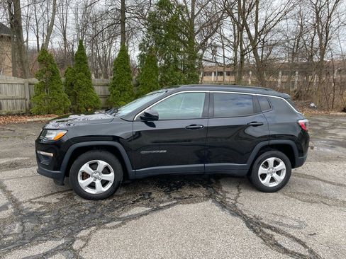 Used 2018 Jeep Compass Latitude w/ Popular Equipment Group image 2