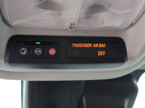 Used 2025 Chevrolet TrailBlazer LT AWD/4WD image 17
