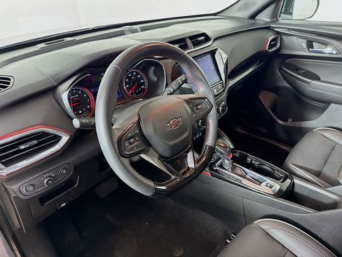Used 2021 Chevrolet TrailBlazer RS w/ Technology Package image 8
