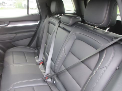New 2027 GMC Terrain Elevation w/ Elevation Premium Package AWD/4WD image 12