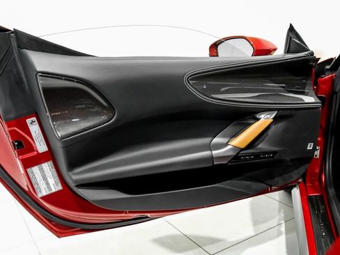 Used 2022 Ferrari SF90 Spider image 31