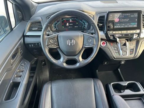 Used 2023 Honda Odyssey Sport image 14