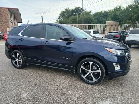 Used 2021 Chevrolet Equinox LT w/ LPO, Floor Liner Package FWD image 1