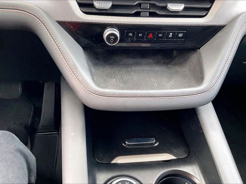 Used 2025 Ford Explorer Active RWD image 34