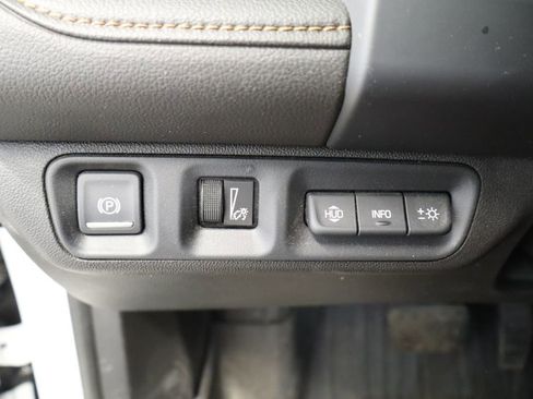 Used 2022 GMC Acadia AT4 w/ Technology Package AWD/4WD image 34