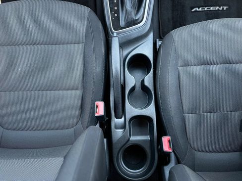 Used 2018 Hyundai Accent SE FWD image 16