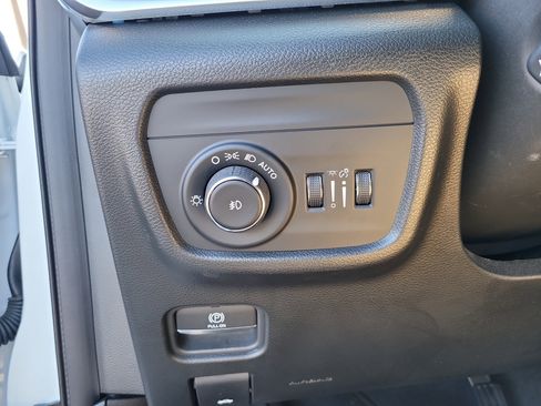 Used 2023 Jeep Grand Cherokee L Summit w/ Advanced Protech Group IV image 33