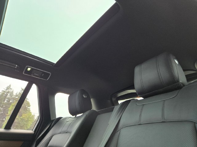 Used 2019 Land Rover Range Rover Supercharged AWD/4WD image 19