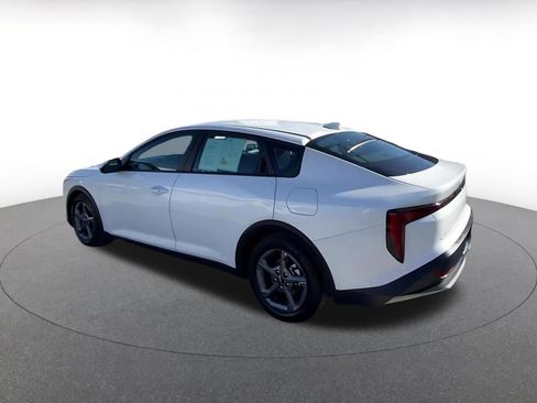 Used 2025 Kia K4 LXS image 10