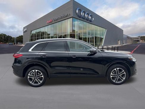 Certified 2025 Audi Q5 Premium w/ Convenience Package AWD/4WD image 4