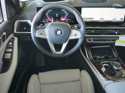 New 2026 BMW X7 xDrive40i w/ Premium Package image 15