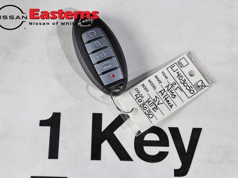 Used 2025 Nissan Altima 2.5 SV FWD image 24