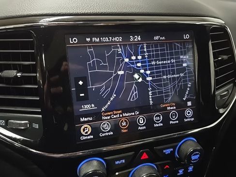 Used 2020 Jeep Grand Cherokee Altitude image 25