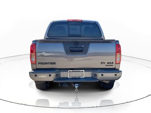 Used 2021 Nissan Frontier SV w/ Midnight Edition Floor Mats AWD/4WD image 6