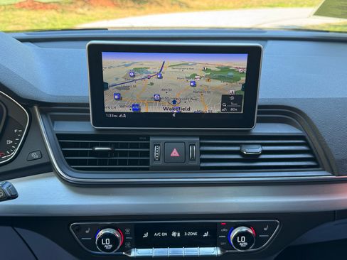 Used 2018 Audi SQ5 Premium Plus w/ Navigation Package image 20