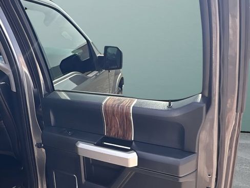 Used 2018 Ford F150 Lariat RWD image 17